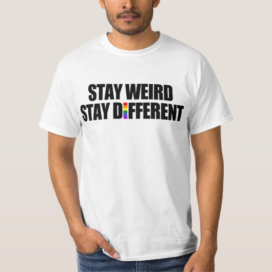 T-shirt De séjour étrange de séjour différent (Devant)
