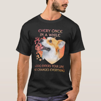 T-shirt De Temps En Temps, Un Corgi Gallois Pembroke Entre