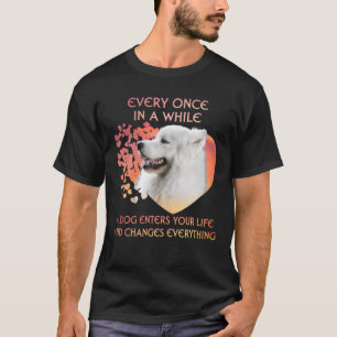 T-shirt De Temps En Temps Un Samoyé Entre Dans La Vie