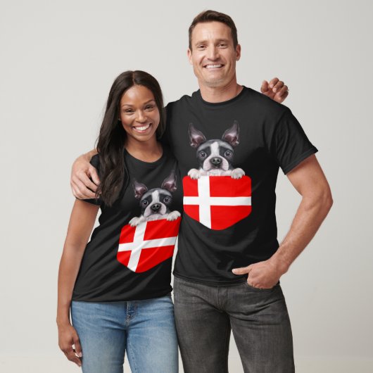 T-shirt Denmark Flag Boston Terrier Dog In Pocket (Unisexe)