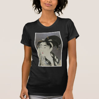 T-shirt Des femmes japonaises essuyant son visage