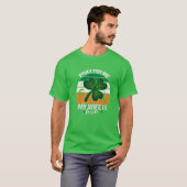T-shirt Des Hommes Prient Pour Moi Ma Femme Est Irlandaise (Devant entier)