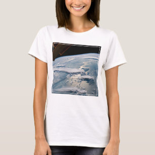 T-shirt Des Nuages Autour De Sumatra, Indonésie.