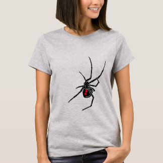 T-shirt Design Black Widow sur chemise