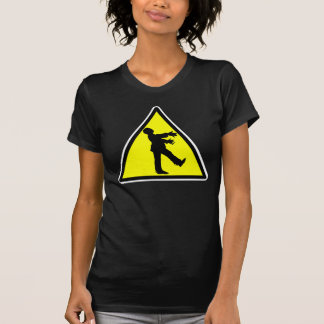 T-shirt détruit par croisement de zombi