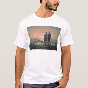 T-shirt Deux hommes par la mer