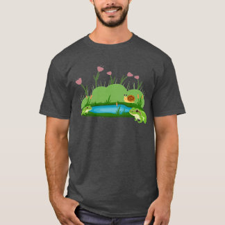 T-shirt Deux mignonnes grenouilles et un escargot assis au