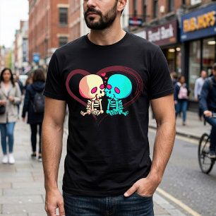 T-shirt Deux squelettes romantiques s'embrassent avec un c