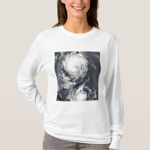 T-shirt Deux systèmes d'ouragan approchant l'Extrême