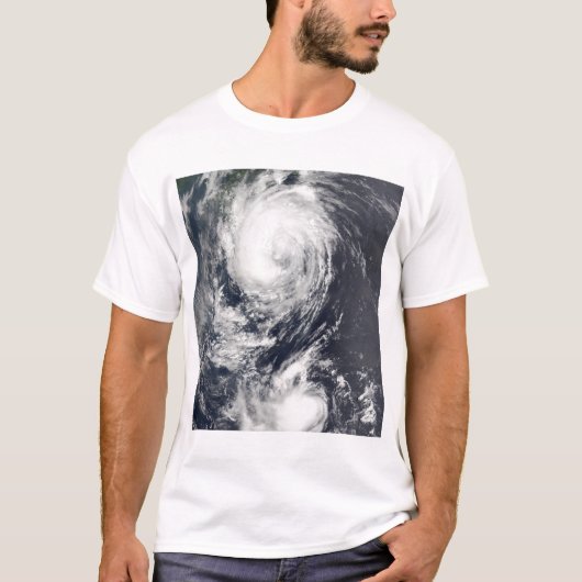 T-shirt Deux typhons approchant l'Extrême-Orient (Devant)