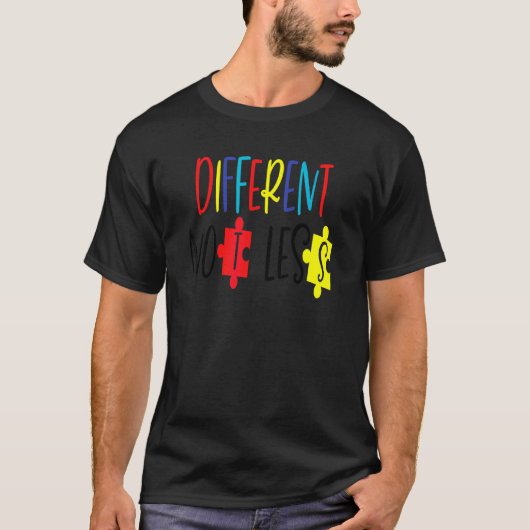 T-shirt Différent Pas Moins Autisme Couleurs Puzzle (Devant)