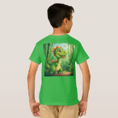 T-shirt Dinosaure de dessin adorable dans la jungle verte (Dos entier)