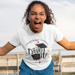T-shirt Diplôme de fin d'année 2025 cloué It Graduation<br><div class="desc">Fun Grad 2025 A Clôturé Il Graduation. Faites connaître à tout le monde la nouvelle de votre grad avec la typographie de set funky Nail It en noir avec Casquette et tableau noir avec Classe de l'année. Personnalisez facilement l'année en blanc sur le tableau noir et votre nom.</div>