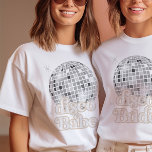 T-shirt Disco Babe mariée MOH Party<br><div class="desc">Revenez dans le temps avec notre collection Retro Disco Ball Bridal Shower Invitations & Decor. Plongez dans la nostalgie de la les années 70 avec des arches beiges et grises, rehaussées de polices de parties scintillant argentées super. L'emblématique boule de disco rétro prend le devant de la scène, évoquant une...</div>