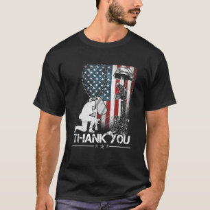 T-shirt Distants Jour commémoratif Drapeau Bots militaire