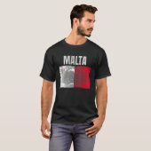 T-shirt Distressed Malte Drapeau Graphique Pour Hommes Fem (Devant entier)