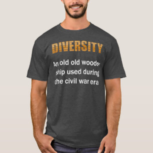 T-shirt Diversité Un Vieux Bateau En Bois Utilisé Pendan