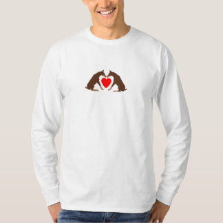 T-shirt Dobermann de rouge de coeurs