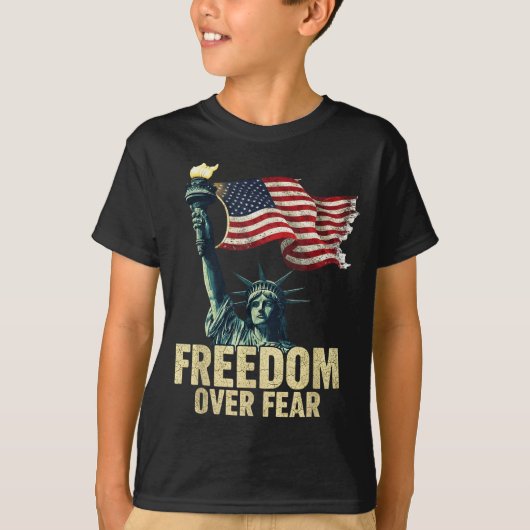 T-shirt Dom Over Fear Statue Of Liberty Flag Graphic (Devant)
