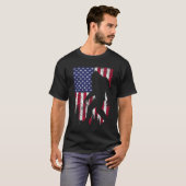 T-shirt Drapeau américain Bigfoot I Believe Sasquatch (Devant entier)
