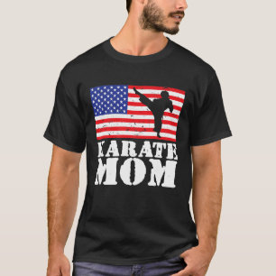 T-shirt Drapeau américain en détresse Usa Karate maman fem