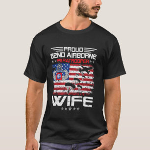 T-shirt Drapeau de femme de parachutiste fière de la 82e D