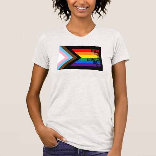 T-shirt Drapeau Progress Pride (Tout le monde est le bienv (Devant)
