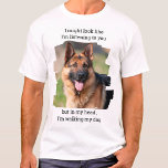 T-shirt Drôle Chien Papa Personnalisé Animaux de compagnie<br><div class="desc">C'est vrai ! Maintenant, vous n'avez pas besoin de dire un mot, laissez votre chemise parler. "J'ai peut-être l'air de vous écouter, mais dans ma tête, je marche mon chien". Personnalisez avec votre photo et votre nom de chien préférés. Chaque amoureux des chiens en a besoin. Un cadeau parfait pour...</div>