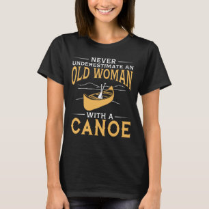 T-shirt Drôle dame âgée avec un canoë