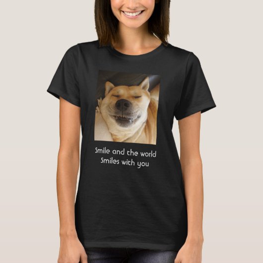T-shirt drôle mignon chien souriant avec slogan exaltant (Devant)