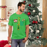 T-shirt Drôle Nom personnalisé Balise Christmas Tee<br><div class="desc">La chemise de Noël parfaite : avec un tag personnalisé,  une cravate de Noël kitsch et un sucre de canne dans la poche !</div>