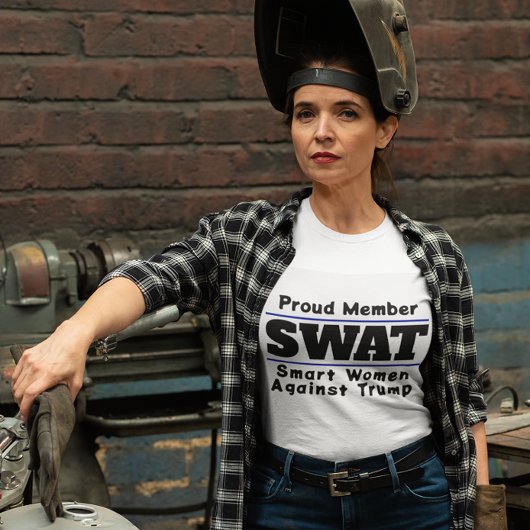 T-shirt Drôle "SWAT : Femmes intelligentes contre Trump"