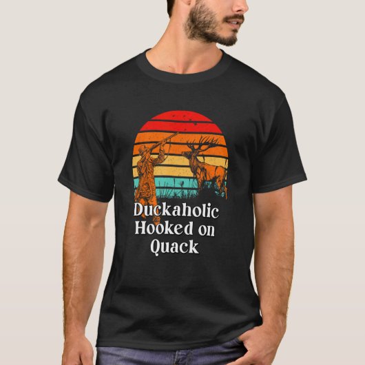 T-shirt Duckaholic accroché sur le mât de chasse en quack (Devant)