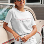 T-shirt Dusty Pink Bold Script Calligraphy Bridesmaid Nom<br><div class="desc">Célébrez votre bachelorette avec ce t-shirt élégant et minimaliste,  avec sa typographie rose poussiéreuse et son nom calligraphique élégant. Ajoutez facilement vos propres détails en cliquant sur l'option "personnaliser".</div>