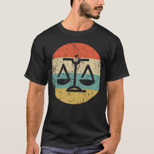 T-shirt Échelle de juge d'avocat rétro de justice