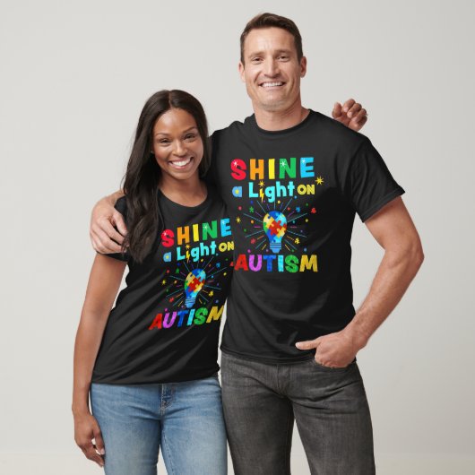 T-shirt ÉCLAIREZ une lumière sur AUTISM (Unisexe)