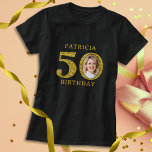 T-shirt Elégante Parties scintillant d'or noir 50e anniver<br><div class="desc">Célébrez votre jubilé d'or avec notre T-shirt photo Black Gold Parties scintillant 50th Birthday! Le mélange parfait de la mode et du sentiment,  rendant votre 50e anniversaire mémorable!</div>