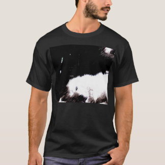 T-shirt Eli devant la TV