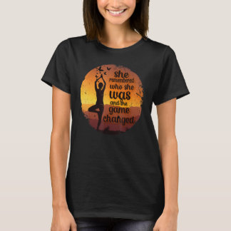 T-shirt Elle Se Souvient De Qui Elle Était Et Le Jeu A Cha