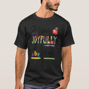 T-shirt Elle Travaille Joyeusement Avec Ses Mains Amour Pa