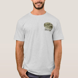 T-shirt Embrassez ma basse montée par des studios de Mudg