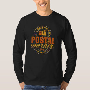 T-shirt Employé de poste à la retraite légendaire Mailma