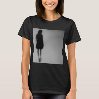 T-shirt Empreintes disparaissant dans le brouillard