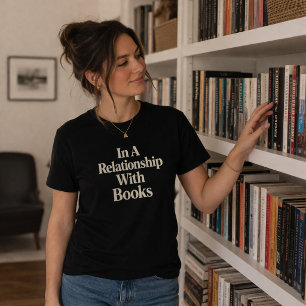 T-shirt En Couple Avec La Lecture De Livres