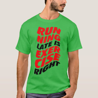 T-shirt En Cours D'Exécution En Tard Est Exercice À Droite