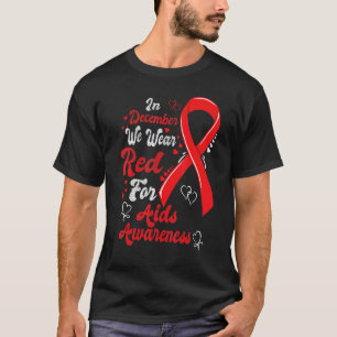 T-shirt En décembre nous portons des cœurs rouges Ruban de