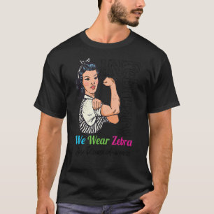 T-shirt En Février Nous Portons Zebra Messy Bun Rare Malad