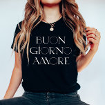 T-shirt En Tri-matière Buongiorno Amore | Script moderne italien noir<br><div class="desc">Bonjour,  mon amour ! Cette chemise noire et italienne ajoutera un style chic à votre tenue. Une typographie blanche moderne et design vous permettra de vous faire un look qui sera parfaitement compris en Italie ou partout où vos voyages vous emmèneront!</div>