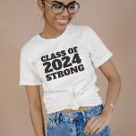 T-shirt En Tri-matière Classe de diplômes supérieurs de 2023<br><div class="desc">Classe de 2023 fort ! Pendant une année comme les autres,  célébrez la force et la résilience de votre classe de fin d'études. Ce t-shirt audacieux de type noir fait un grand cadeau de graduation et est parfait pour les grandes fêtes ou pour un groupe d'amis.</div>