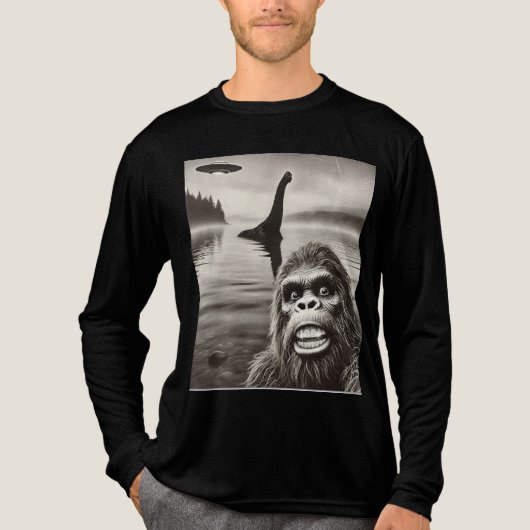 T-shirt En Tri-matière Funny iced out Bigfoot Watching UFO Alien (Recto)